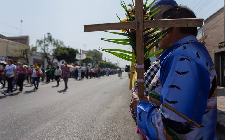 Agradecen salud y trabajo a la Santa Cruz El Sol de San Juan del